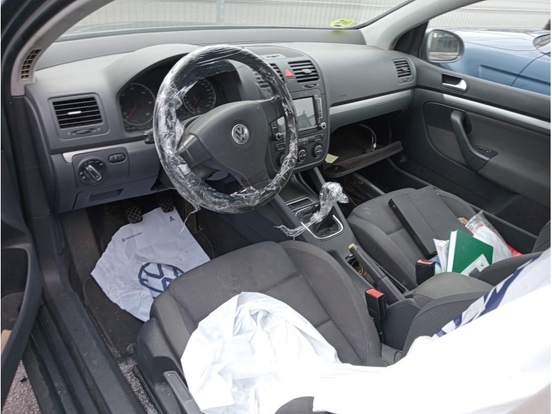 volkswagen golf v berlina (1k1) del año 2005