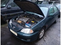 toyota avensis berlina (t 22) del año 2001