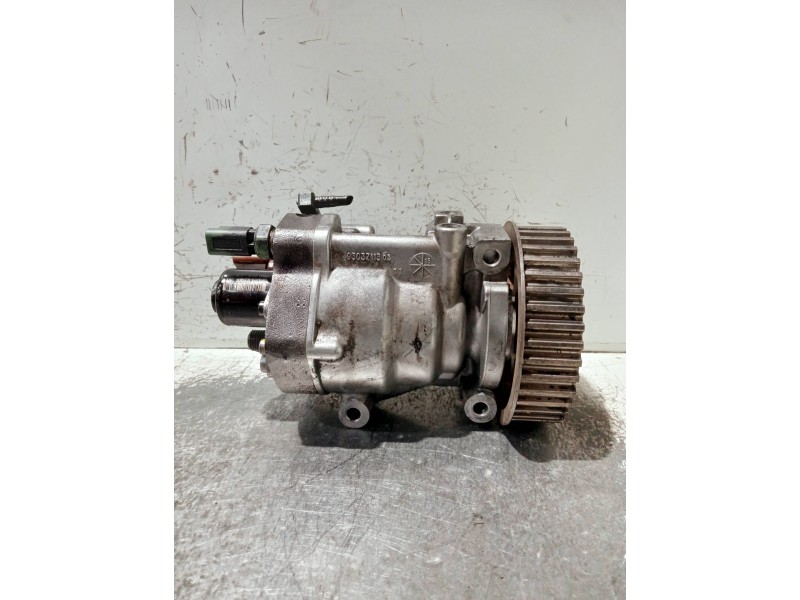 Recambio de bomba inyeccion para renault kangoo referencia OEM IAM 9303Z113 DELPHI 