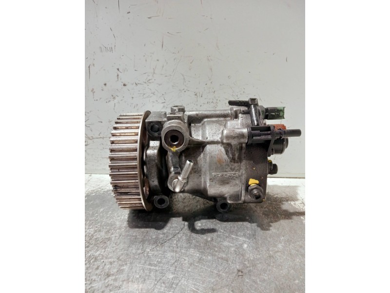 Recambio de bomba inyeccion para renault kangoo referencia OEM IAM 9303Z113 DELPHI 