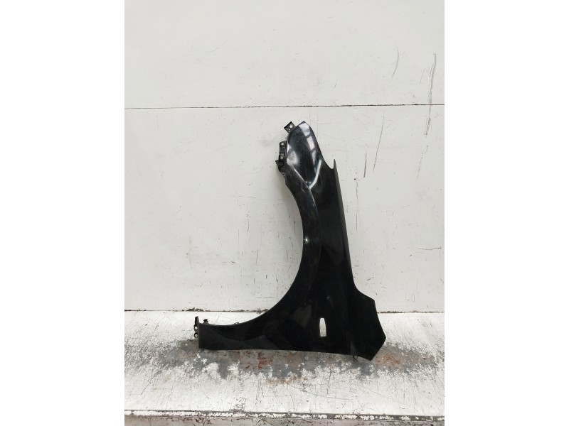 Recambio de aleta delantera izquierda para hyundai i30 referencia OEM IAM   