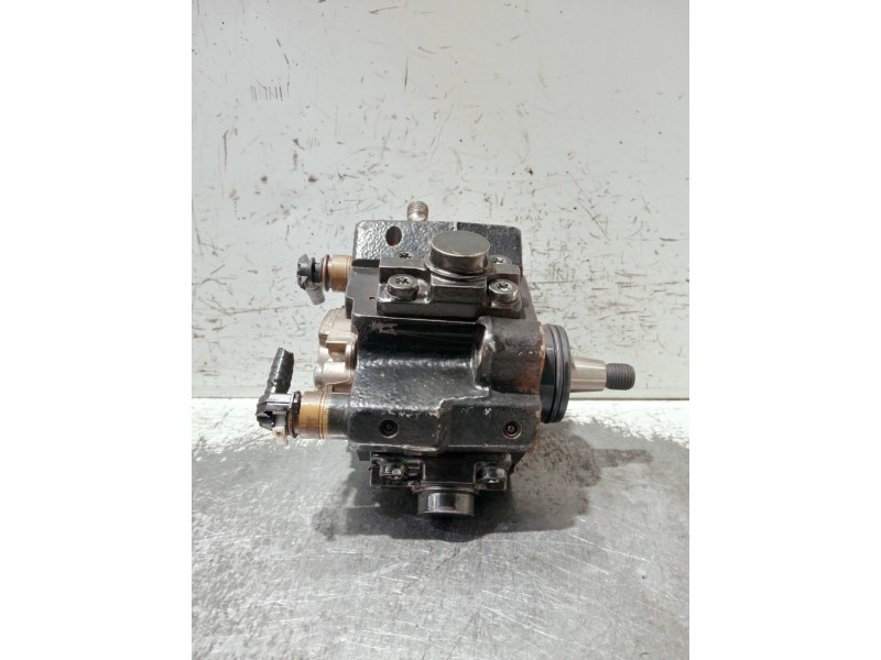Recambio de bomba inyeccion para hyundai i30 referencia OEM IAM 331002A410 0445010124 BOSCH