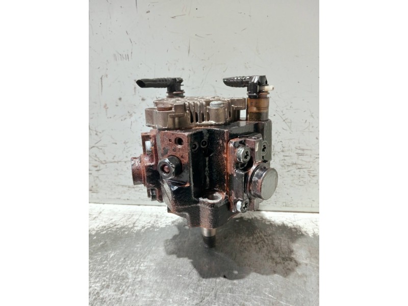 Recambio de bomba inyeccion para hyundai i30 referencia OEM IAM 331002A410 0445010124 BOSCH
