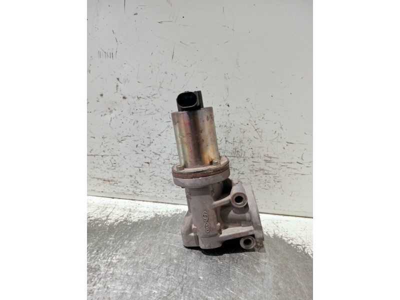 Recambio de valvula egr para hyundai i30 referencia OEM IAM 284102A120  