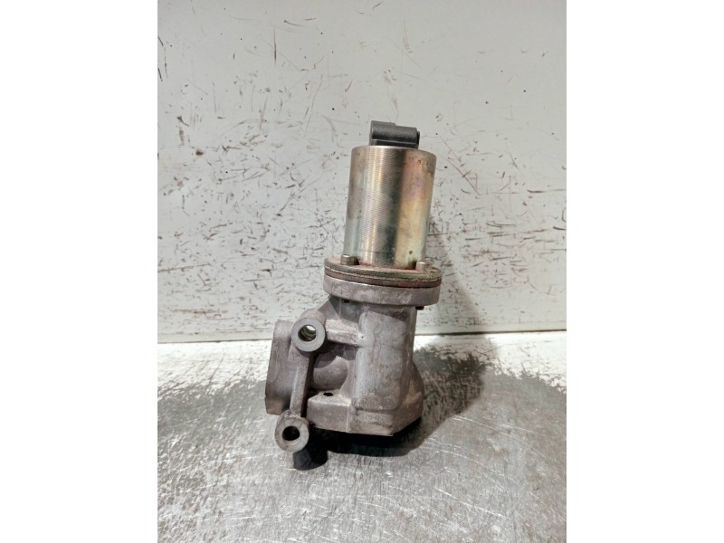 Recambio de valvula egr para hyundai i30 referencia OEM IAM 284102A120  