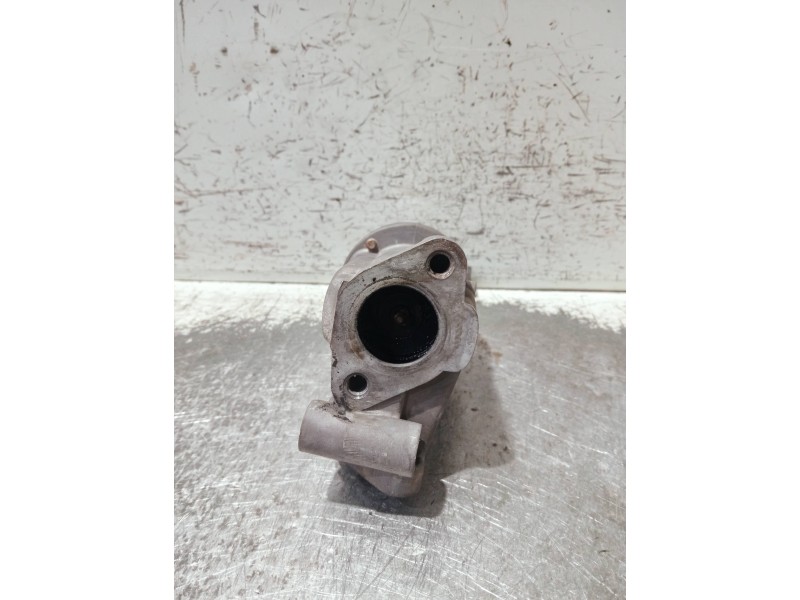 Recambio de valvula egr para hyundai i30 referencia OEM IAM 284102A120  