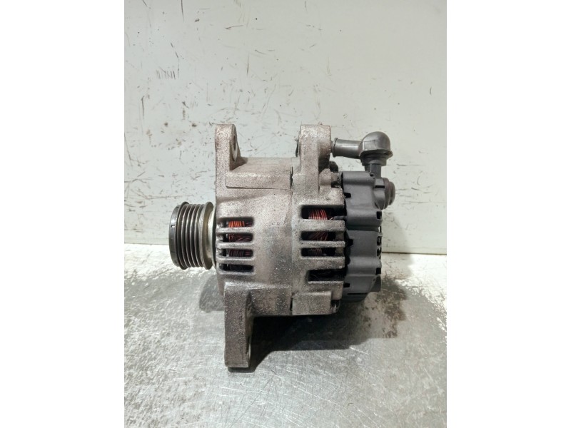 Recambio de alternador para hyundai i30 referencia OEM IAM 373002A110 2655475 