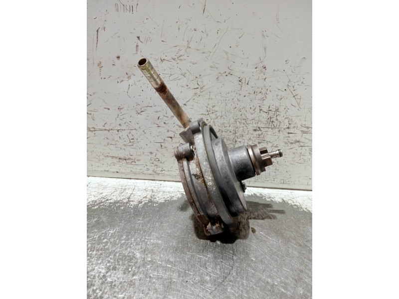 Recambio de depresor freno / bomba vacio para mercedes clase a (w168) referencia OEM IAM A6682300165  