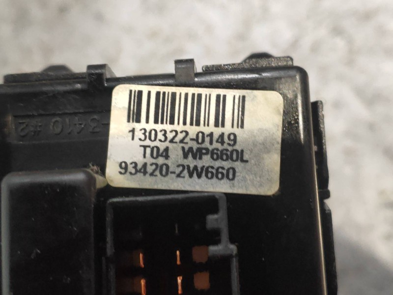 Recambio de mando limpia para hyundai santa fe (dm) tecno 4wd referencia OEM IAM 934202W660 1303220149 