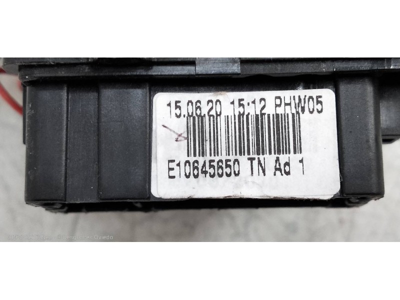 Recambio de mando limpia para dacia sandero comfort referencia OEM IAM E10645650  