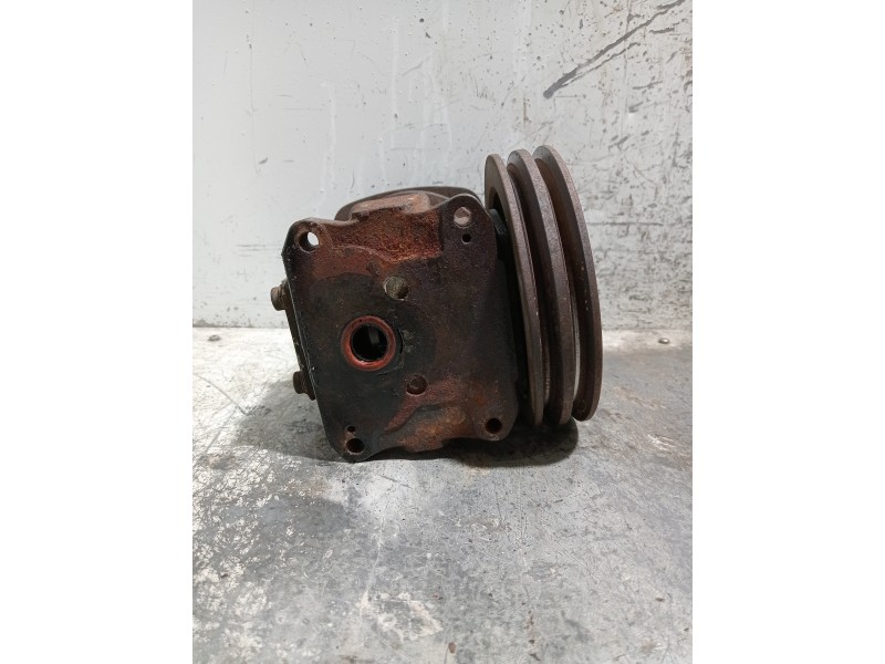 Recambio de bomba direccion para uro 150 turbo referencia OEM IAM   