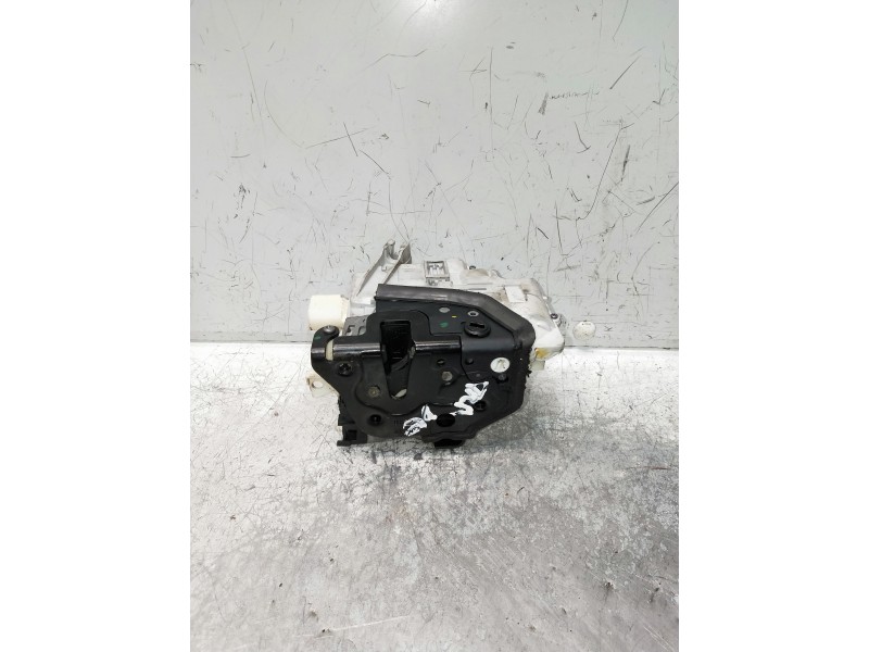 Recambio de motor cierre centralizado trasero derecho para audi a4 avant (8k5) (2008) referencia OEM IAM 8K0839016  5P