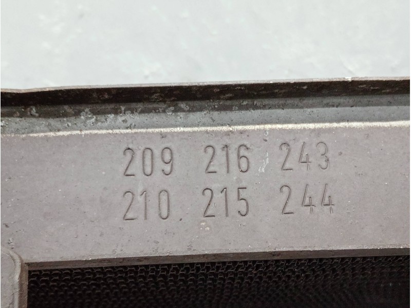 Recambio de radiador agua para mercedes clase e (w124) berlina referencia OEM IAM 209216243 210215244 