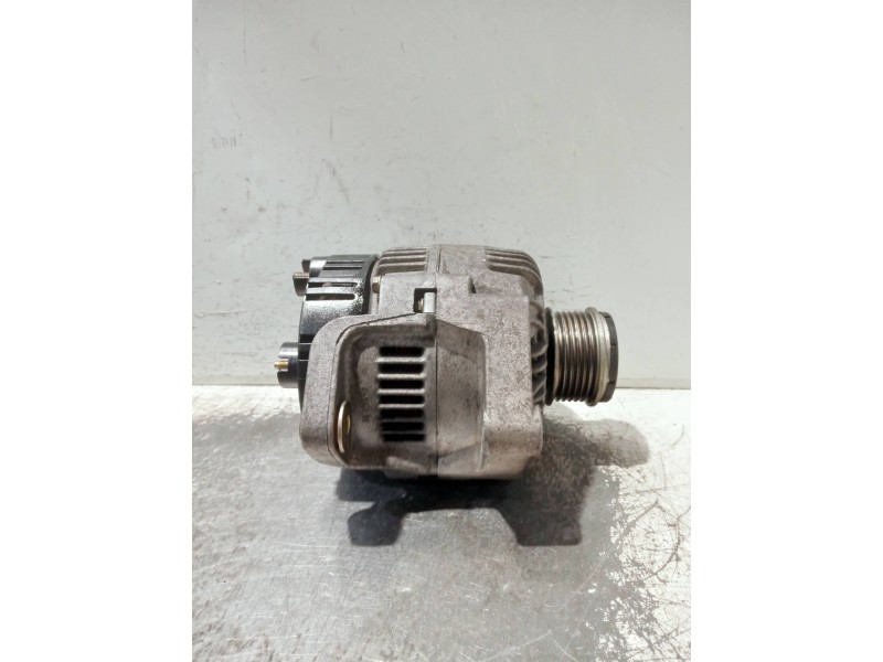 Recambio de alternador para mitsubishi carisma berlina 5 (da0) referencia OEM IAM 7700424583  