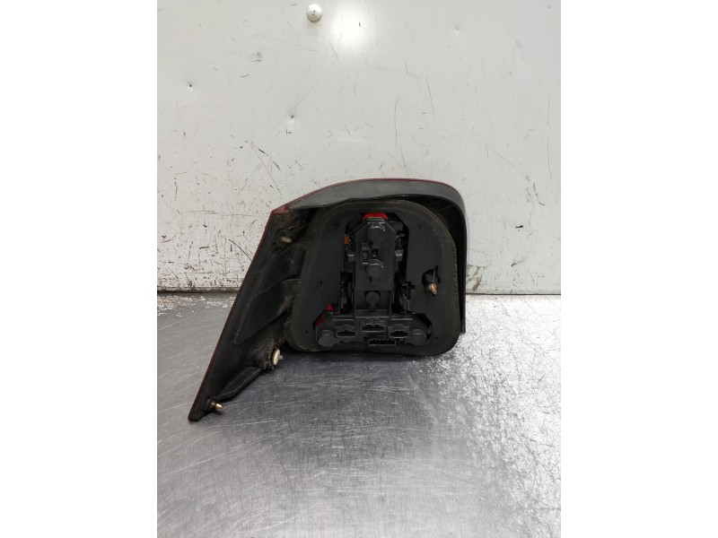 Recambio de piloto trasero derecho para volkswagen golf iv berlina (1j1) referencia OEM IAM   