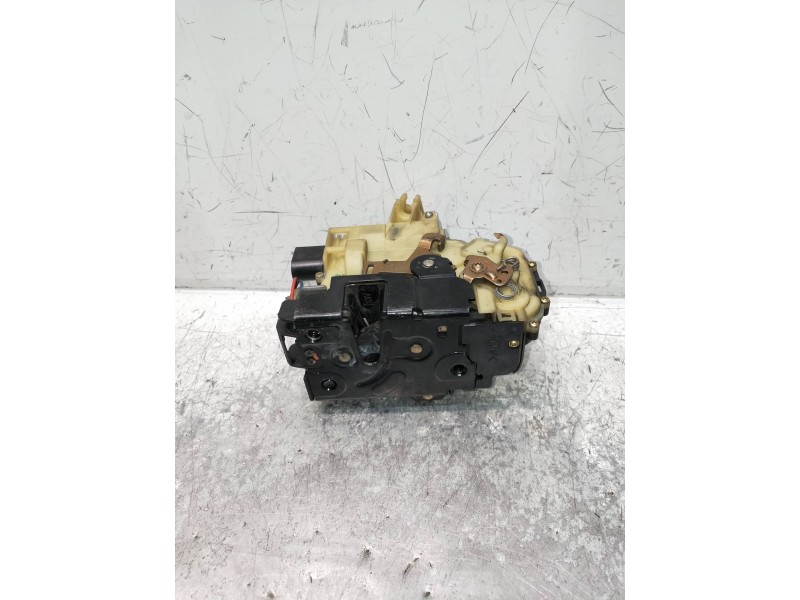 Recambio de motor cierre centralizado delantero derecho para seat leon (1m1) referencia OEM IAM 3B1837016AD  5P