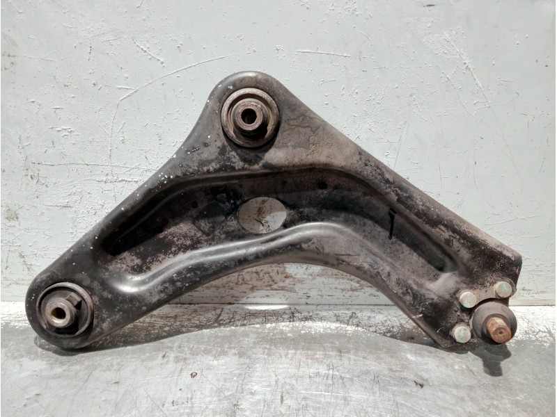 Recambio de brazo suspension inferior delantero derecho para peugeot 207 1.6 hdi referencia OEM IAM   