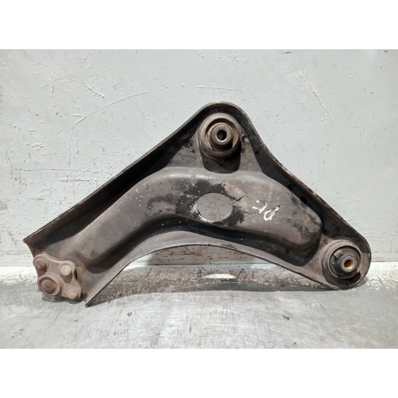Recambio de brazo suspension inferior delantero derecho para peugeot 207 1.6 hdi referencia OEM IAM   