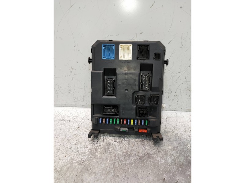 Recambio de caja reles / fusibles para citroen c3 referencia OEM IAM 9666952280 BSIEVX0400 
