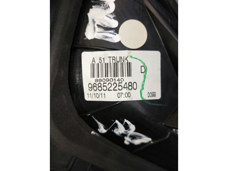 Recambio de piloto trasero derecho interior para citroen c3 referencia OEM IAM 9685225480  