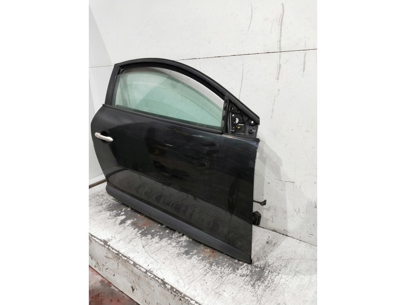 Recambio de puerta delantera derecha para renault megane iii coupe dynamique referencia OEM IAM   3P