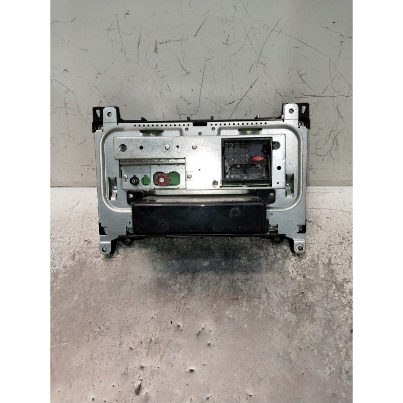Recambio de sistema audio / radio cd para mercedes sprinterii caja cerrada (desde 01.06) referencia OEM IAM A9069003103  