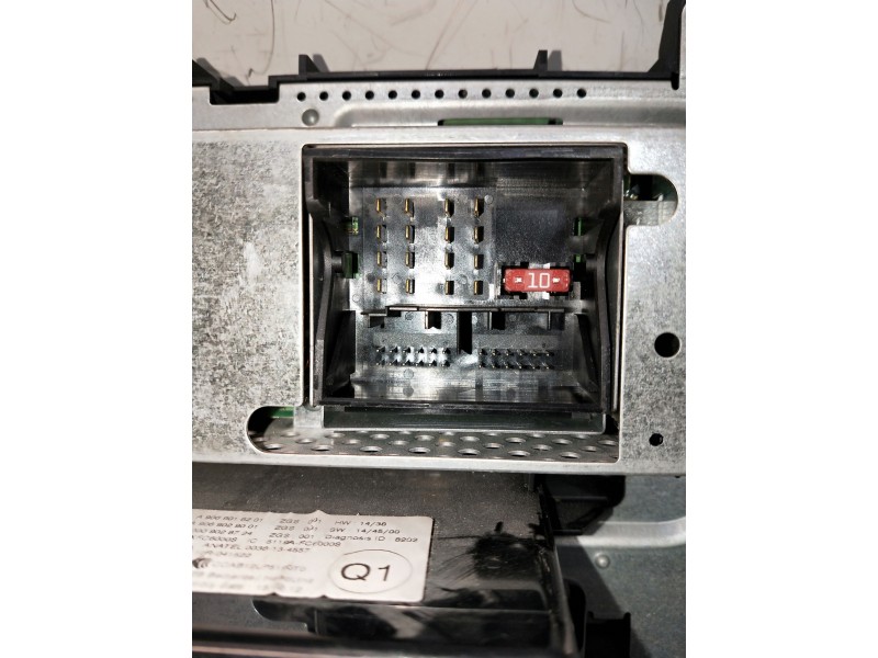 Recambio de sistema audio / radio cd para mercedes sprinterii caja cerrada (desde 01.06) referencia OEM IAM A9069003103  