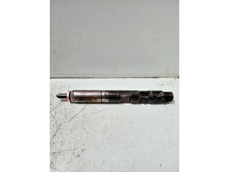 Recambio de inyector para renault kangoo referencia OEM IAM   