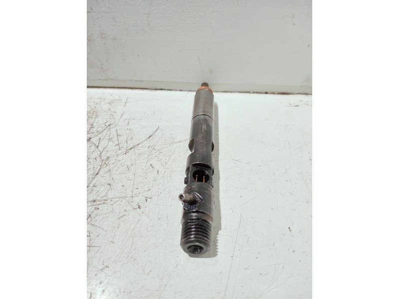 Recambio de inyector para renault kangoo referencia OEM IAM   