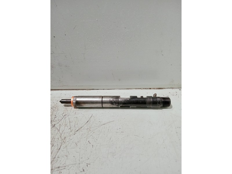 Recambio de inyector para renault kangoo referencia OEM IAM   