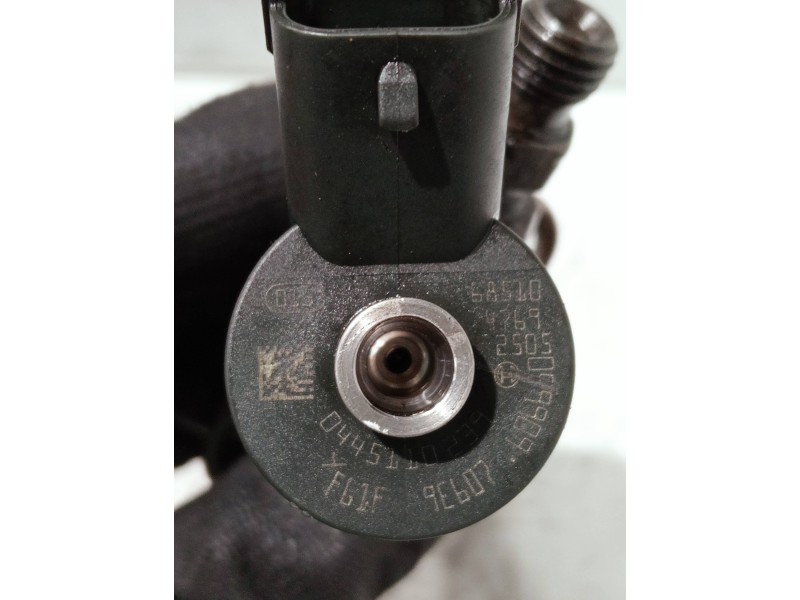 Recambio de inyector para peugeot 207 1.6 hdi referencia OEM IAM 606680 0445110239 BOSCH