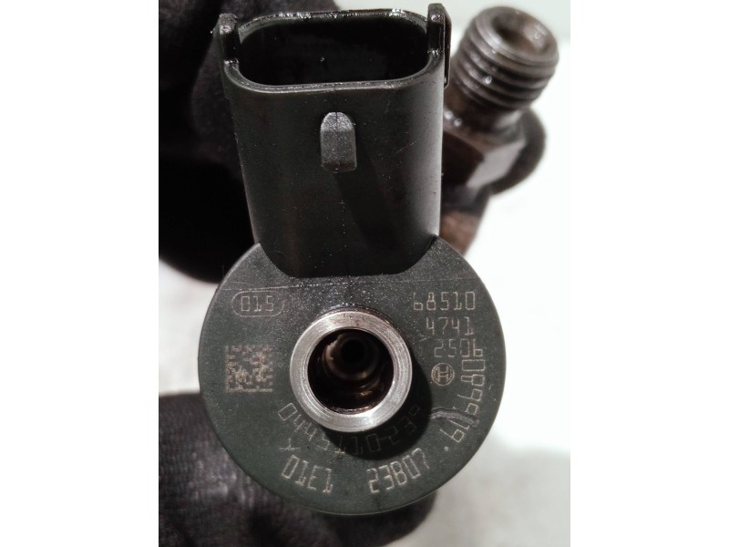 Recambio de inyector para peugeot 207 1.6 hdi referencia OEM IAM 606680 0445110239 BOSCH