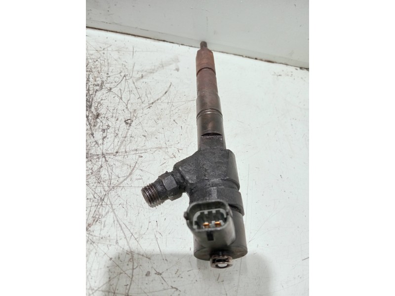 Recambio de inyector para opel insignia berlina referencia OEM IAM 0445110327 BOSCH 