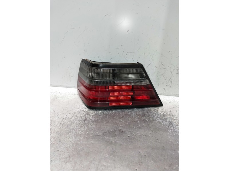 Recambio de piloto trasero izquierdo para mercedes clase e (w124) berlina referencia OEM IAM   