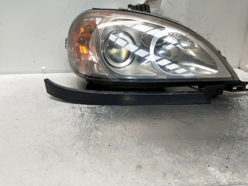 Recambio de faro derecho para mercedes clase m (w163) referencia OEM IAM 22315600  XENON