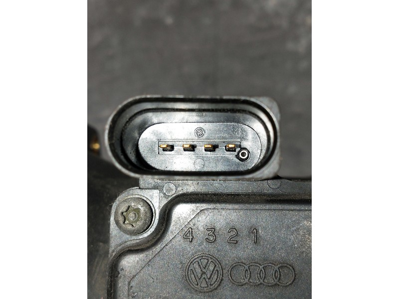 Recambio de caudalimetro para volkswagen golf iv berlina (1j1) referencia OEM IAM 06A906461B  