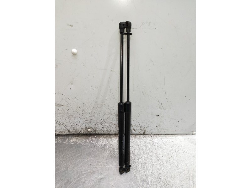 Recambio de amortiguadores maletero / porton para opel corsa f referencia OEM IAM 9831976680 93476478 