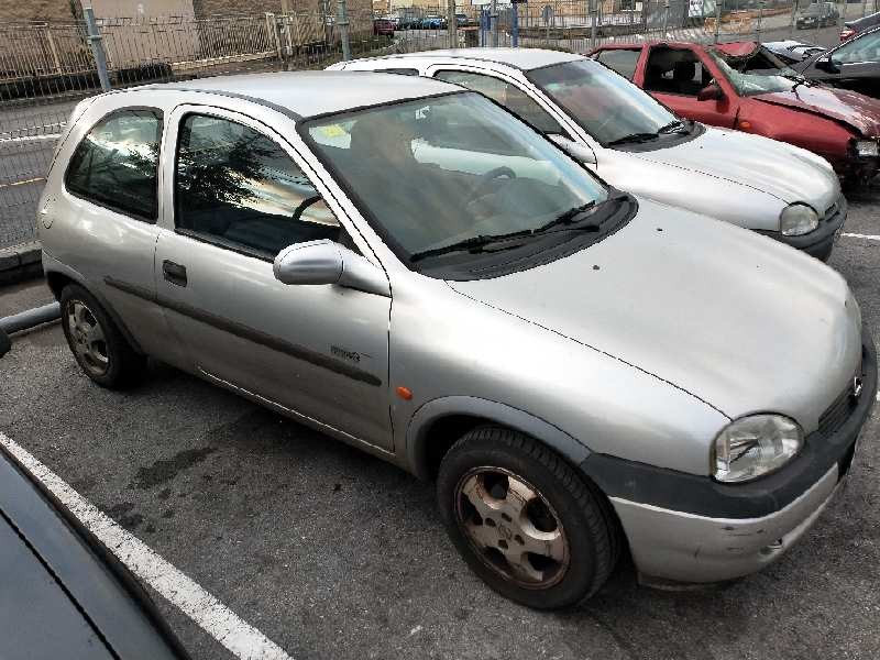 opel corsa b del año 1999