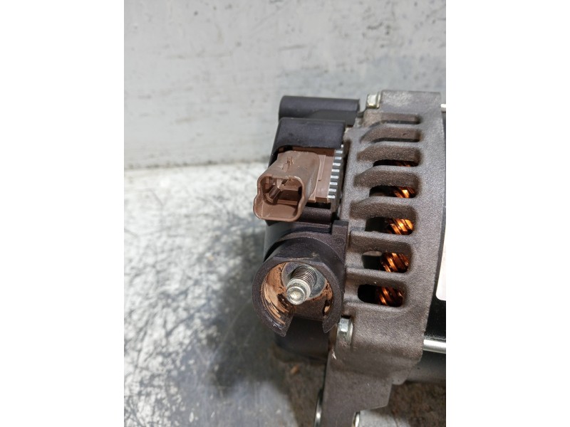 Recambio de alternador para opel corsa f referencia OEM IAM 9835688980 MS1042117143 