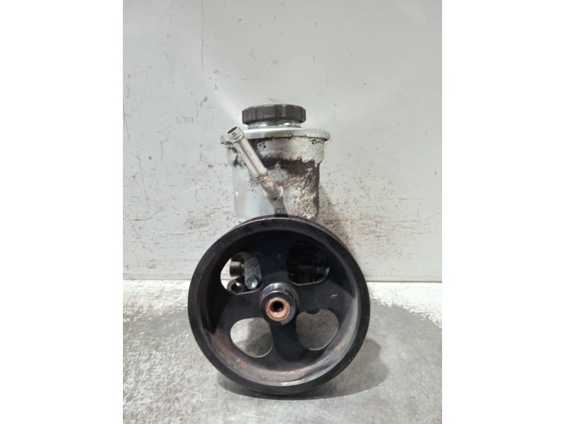Recambio de bomba direccion para toyota avensis berlina (t25) referencia OEM IAM   