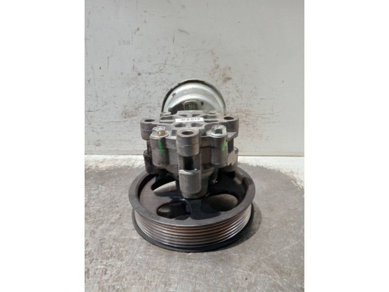 Recambio de bomba direccion para toyota avensis berlina (t25) referencia OEM IAM   