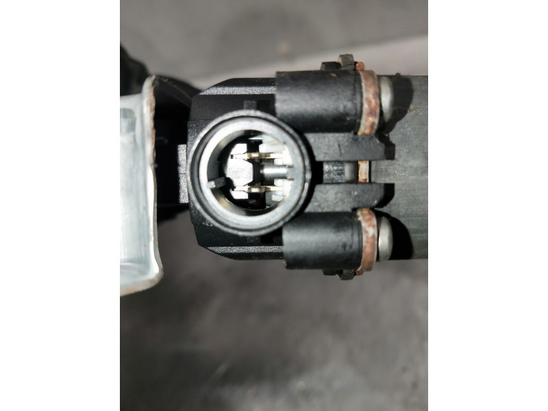 Recambio de elevalunas delantero derecho para renault kangoo (f/kc0) referencia OEM IAM 400664T2  6P