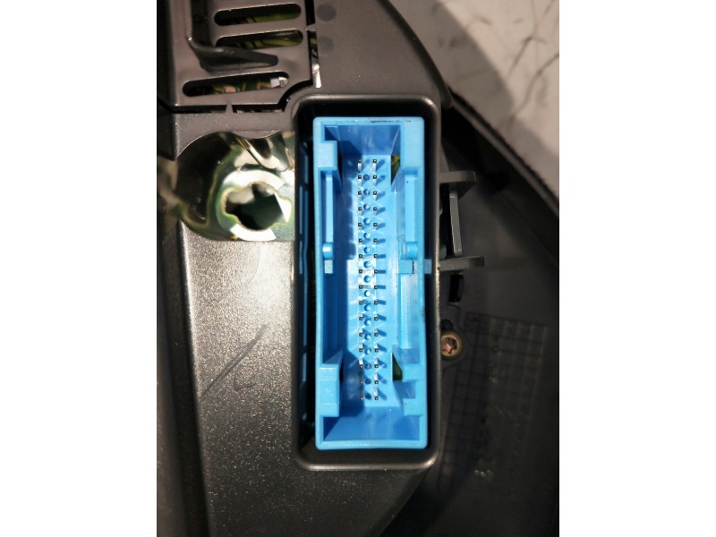 Recambio de cuadro instrumentos para audi a4 berlina (b5) referencia OEM IAM 8D0919861C 110008884002 