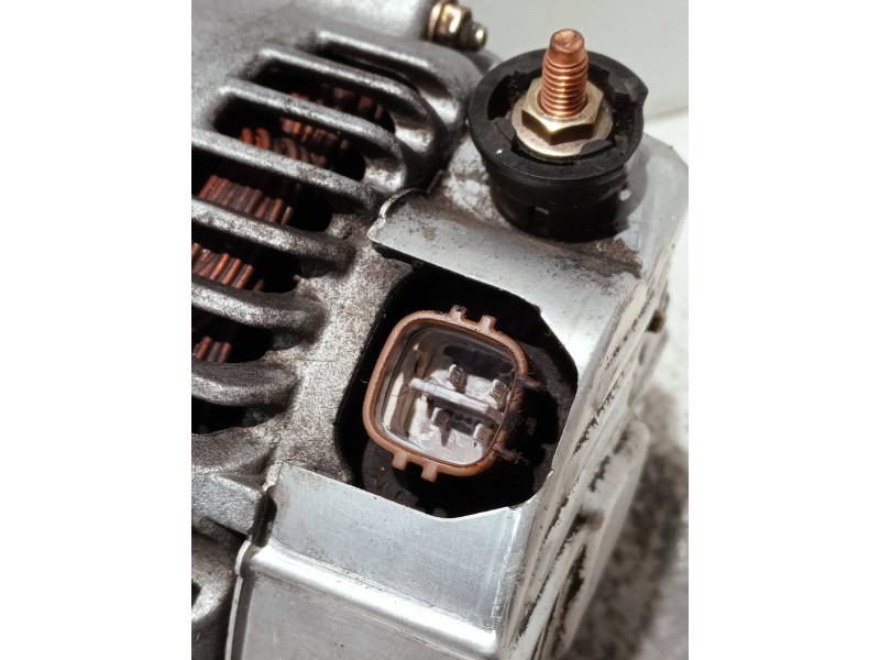 Recambio de alternador para toyota avensis berlina (t 22) referencia OEM IAM 2706027030 1022110670 