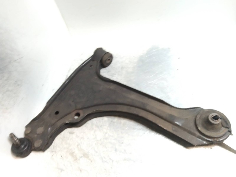 Recambio de brazo suspension inferior delantero izquierdo para opel vectra a 2.0 referencia OEM IAM   