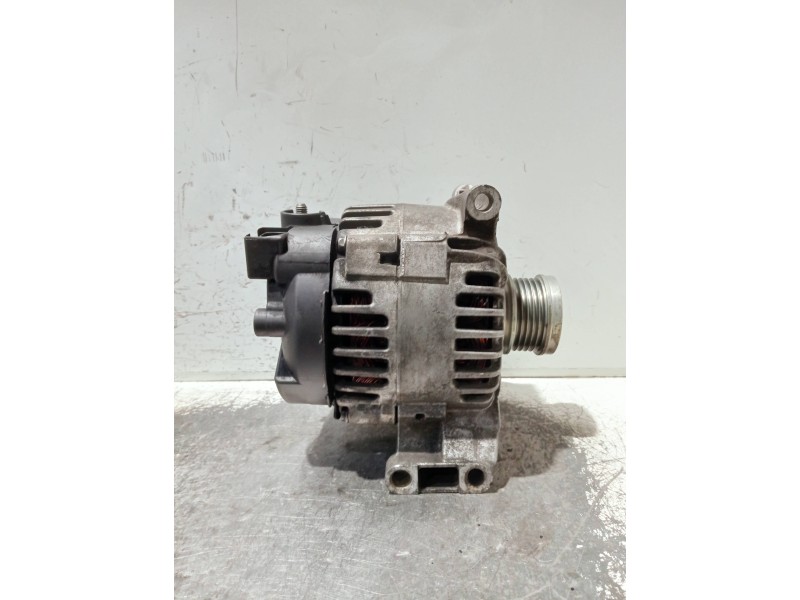 Recambio de alternador para mercedes clase b (w245) referencia OEM IAM A6401540502 2543570C TG15C121