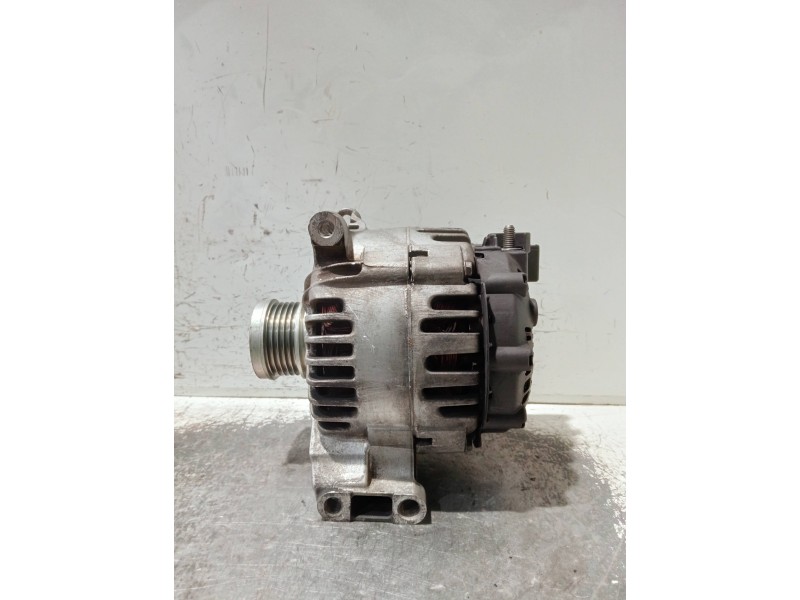 Recambio de alternador para mercedes clase b (w245) referencia OEM IAM A6401540502 2543570C TG15C121