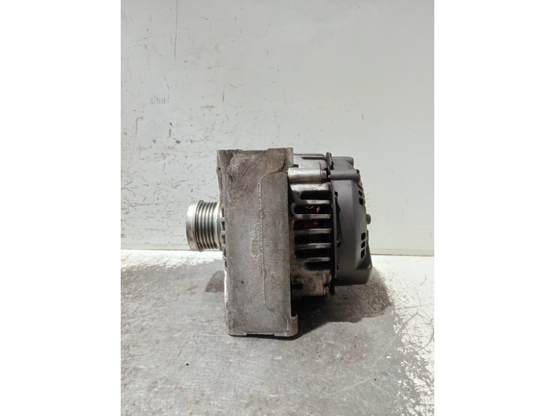 Recambio de alternador para mercedes clase b (w245) referencia OEM IAM A6401540502 2543570C TG15C121