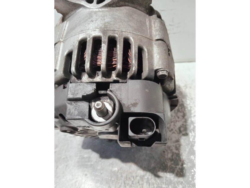 Recambio de alternador para mercedes clase b (w245) referencia OEM IAM A6401540502 2543570C TG15C121