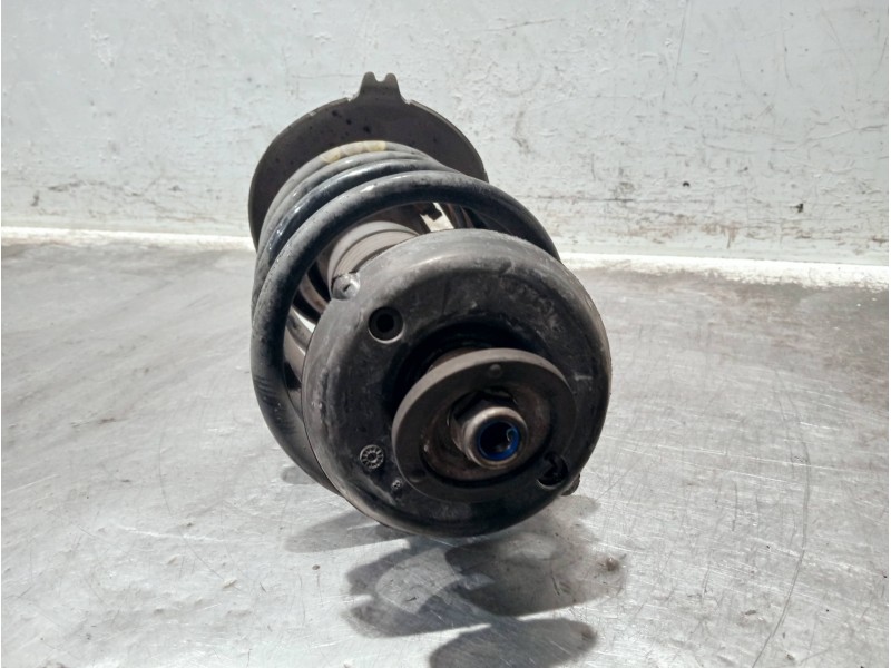 Recambio de amortiguador delantero derecho para peugeot 308 referencia OEM IAM 612852B  
